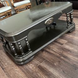 Coffee Table Lift Top and Wheels $50