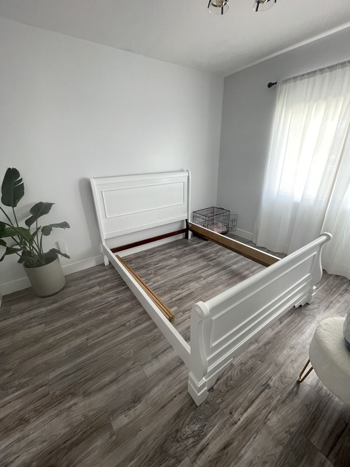 Bed Frame Queen for Sale in Palmdale, CA OfferUp