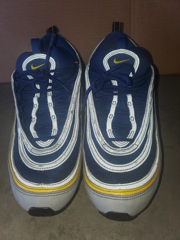 Nike Air Max 97
Michigan 921826-006 Size 10.5mens