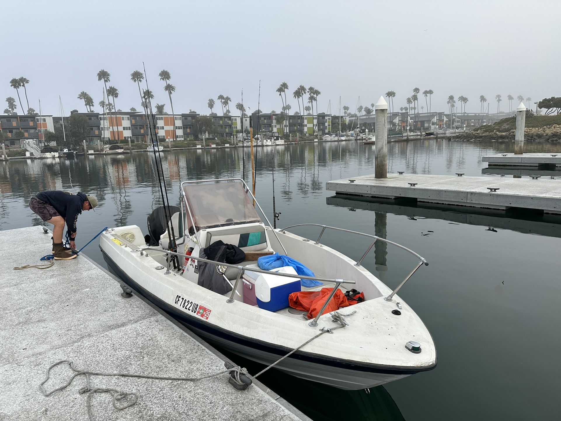 19’ Bayliner center Console