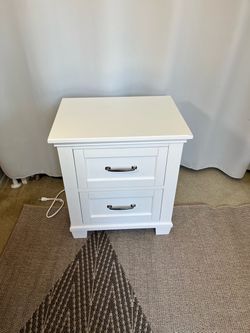 Like new White Rose Nightstand w/ USB & Power Outlets – Tiny Paint Scratches, Great Condition.