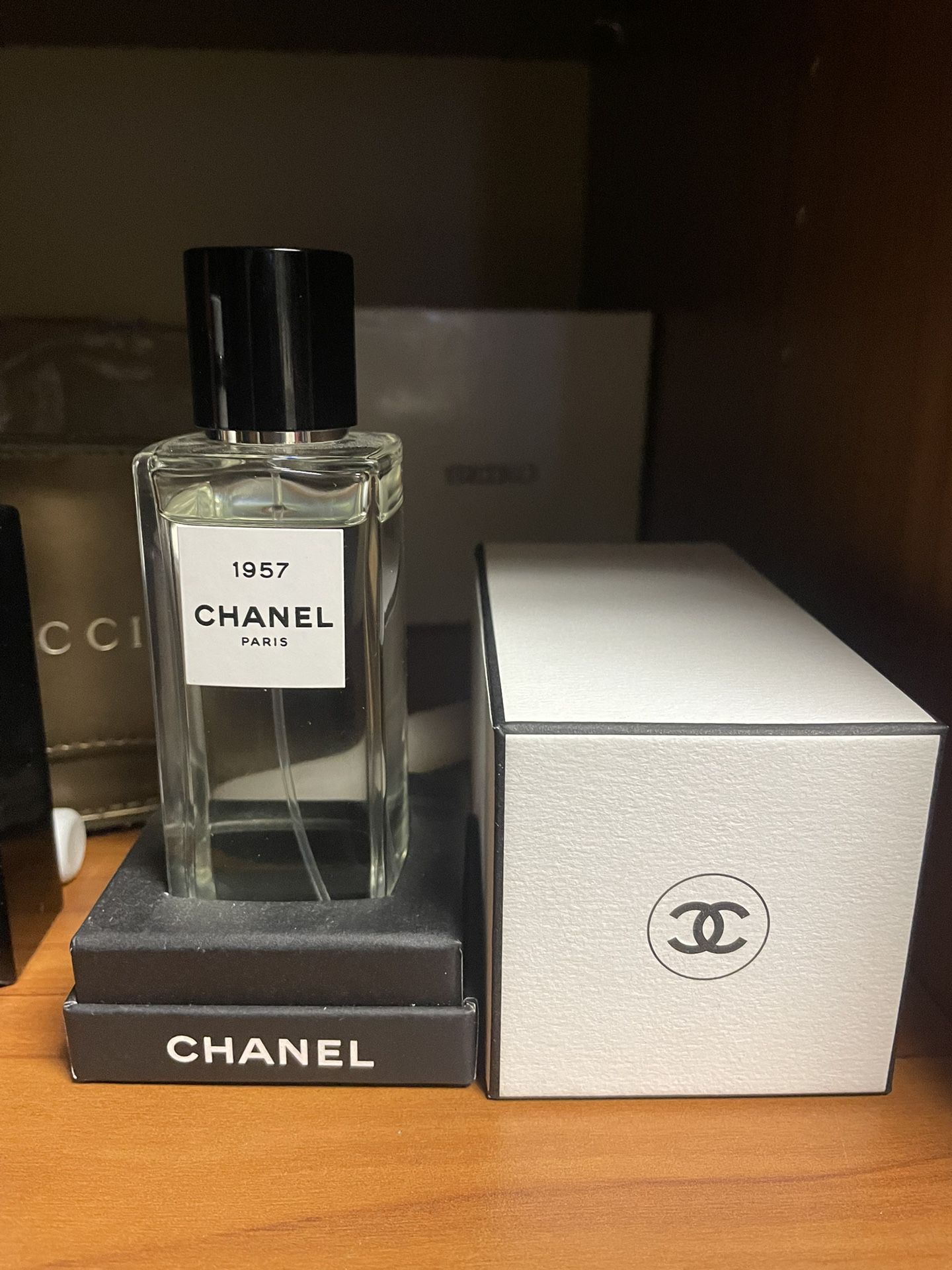 A new exclusive perfume: CHANEL 1957 