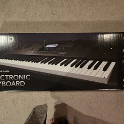 Casio WK-6600 PPK 76-Key Premium Keyboard Pack