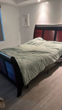 Queen size fram and mattress
