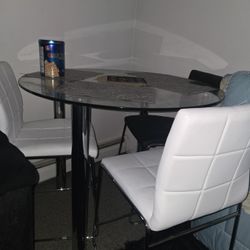 Dinning Table And 4 Chairs For Sale 