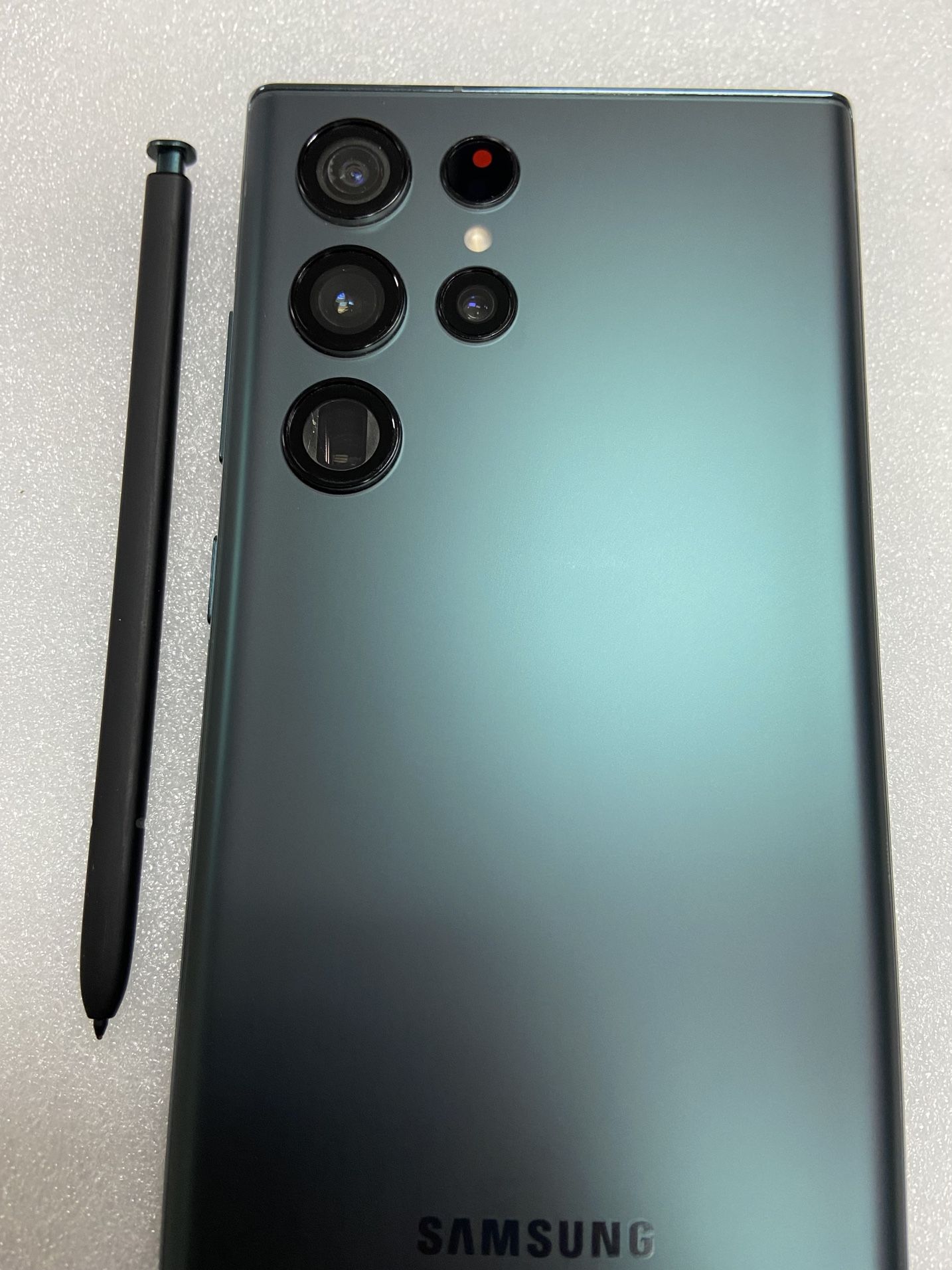 Unlocked Samsung S22 Ultra 256GB- Potranco Rd