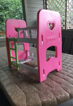 Doll bed
