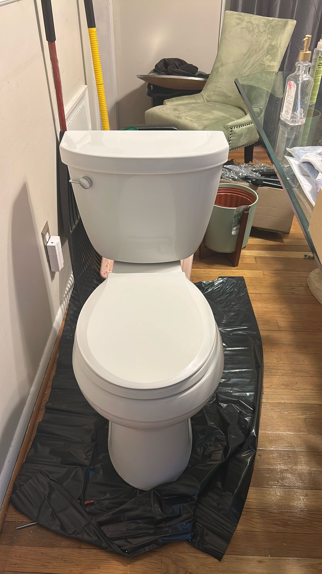 KohlerToilet Seat height Soft Close. Round. Was In Guest bathroom Barely Used.
