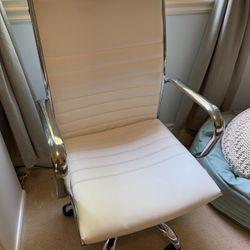 White Swivel Faux Leather White Desk Chair 