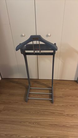 Wooden Gentleman’s Rack