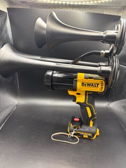 New Honkup DeWalt Train Horn | Quad Black Extended Trumpets | Long Range Remote