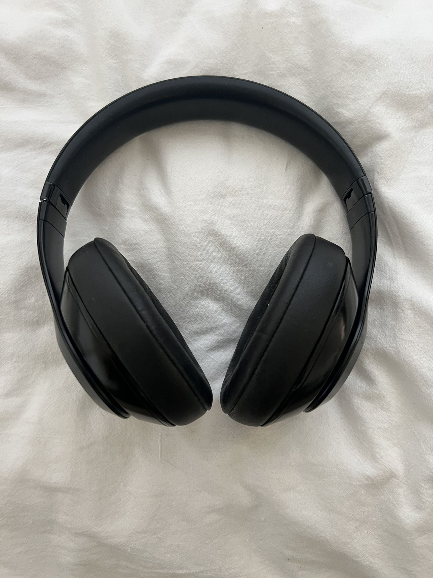 Beats Studio3 - Wireless Over Ear Headphones