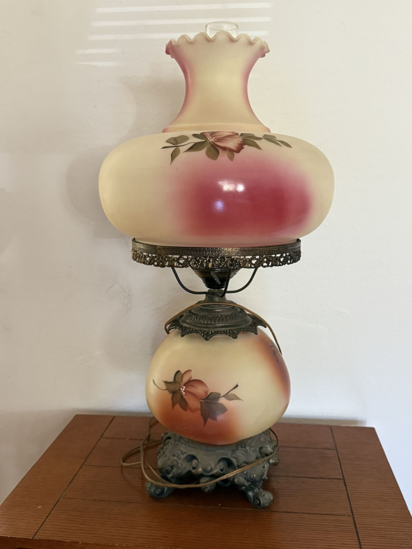 Hurricane Parlor Lamp 3-Way 24½" Tall