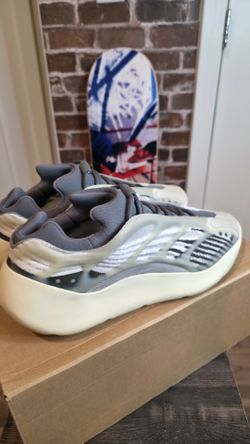 Yeezy 700 V3 Fade Salt