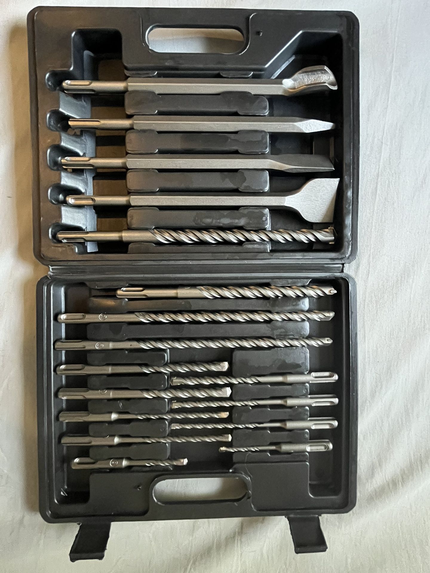 17 Piece Rotary Hammer Drill and Chisel Metric Bit Set