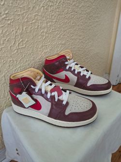 NIKE SNEAKERS COCONUT MILK EDITION