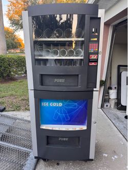 Combo vending machine