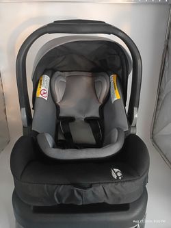 Baby Trend Car Seat w/ Base