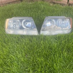 99-04 Jeep Grand Cherokee Headlights 
