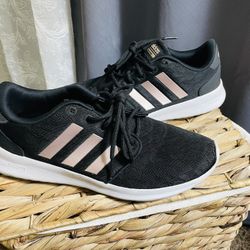 Adidas Women’s Size 8