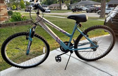 Roadmaster Mt. Sport Mountain Bike 26 inch 18 Speed