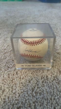 Tom Glavine signed baseball