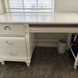 Quality Wooden Computer Desk 