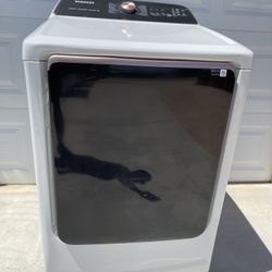 Samsung 7.4 cu. ft. Smart GAS Dryer with Steam Sanitize