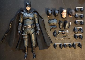 MAFEX No.188 The Batman 2022 Action Figure