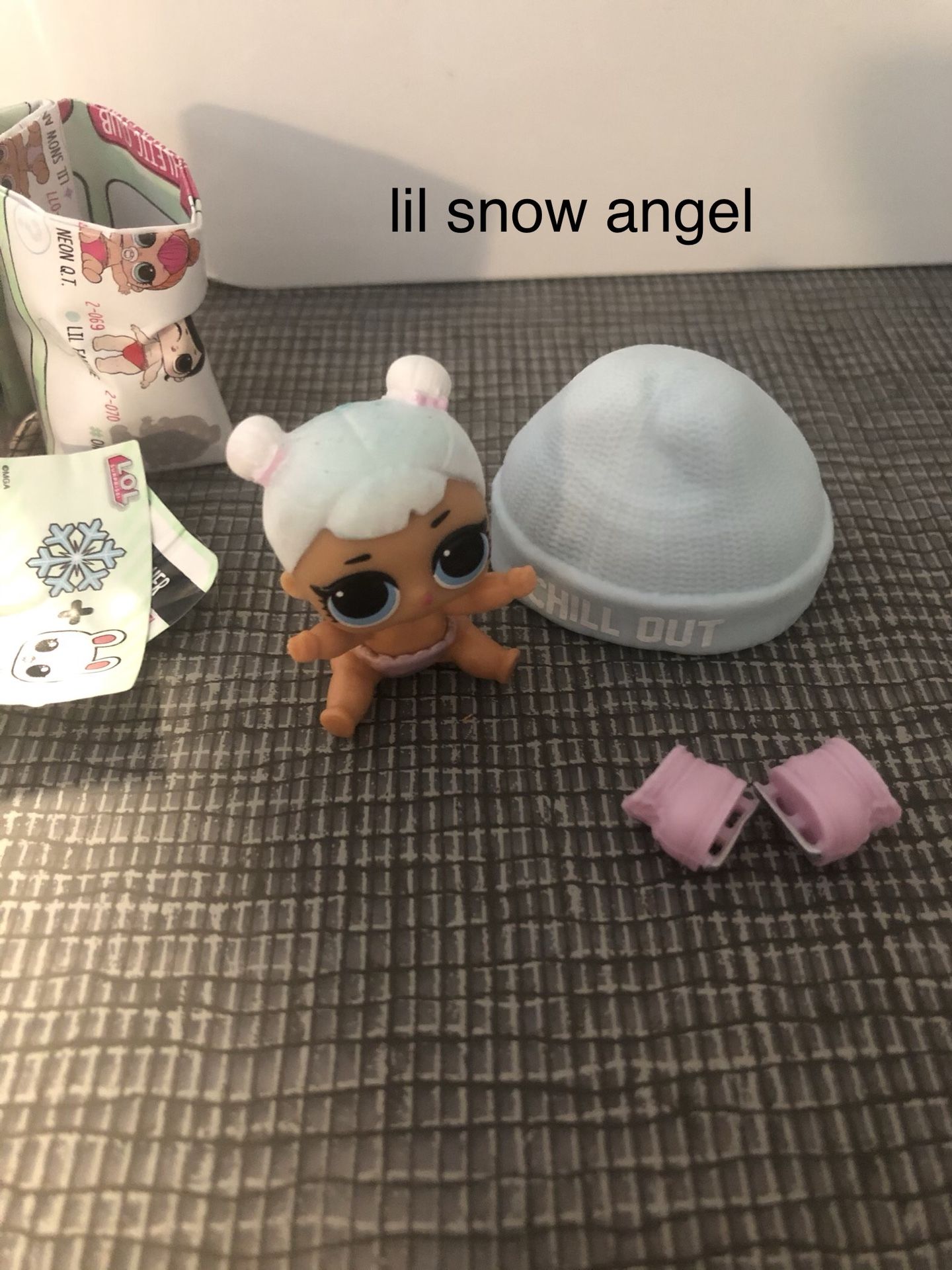 LOL Surprise Little Sisters Series 2 lil snow angel
