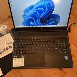 HP Windows 11 Laptop Notebook Computer 15.5 Inch Screen , Intel CPU , 128 GB SSD Harddrive , Like New $325.00 OBO
