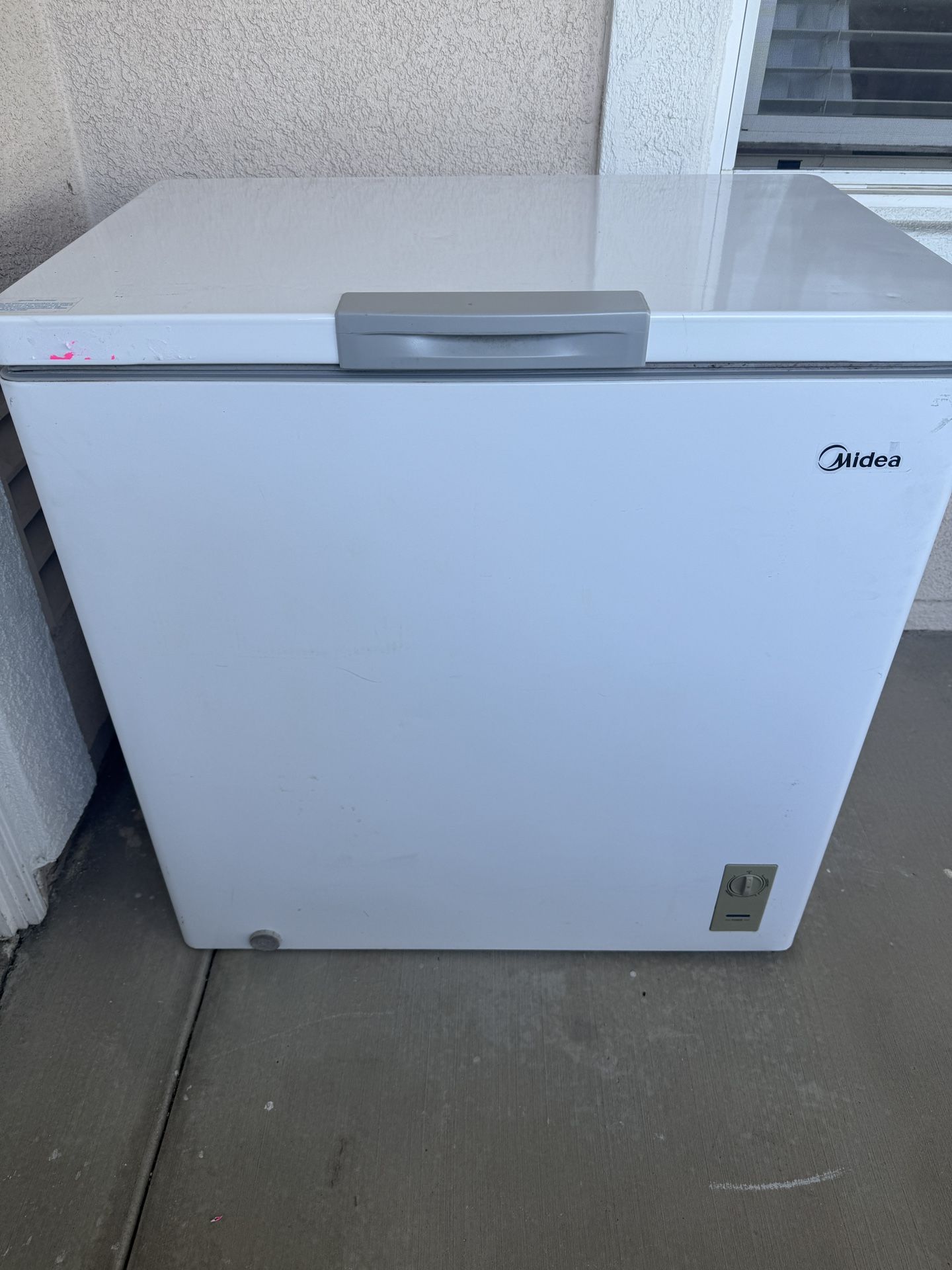 Midea Freezer