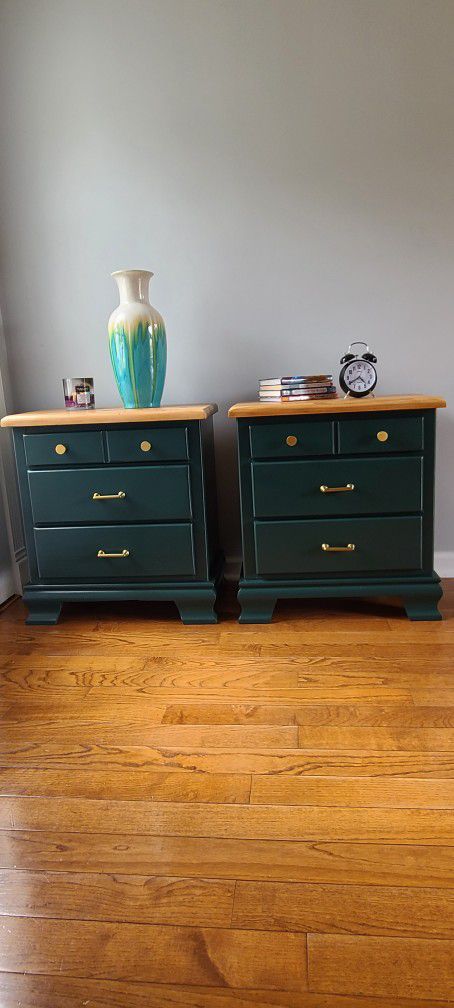 Stunning beautiful refinished dresser With 2 night stands real wood in green color 