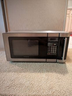 Daewoo microwave with side bagel/ bread toaster