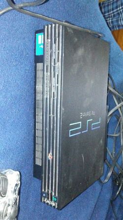 PPS3Game Console with 3 Controllers.