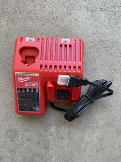 Milwaukee M-18-M-12 Charger