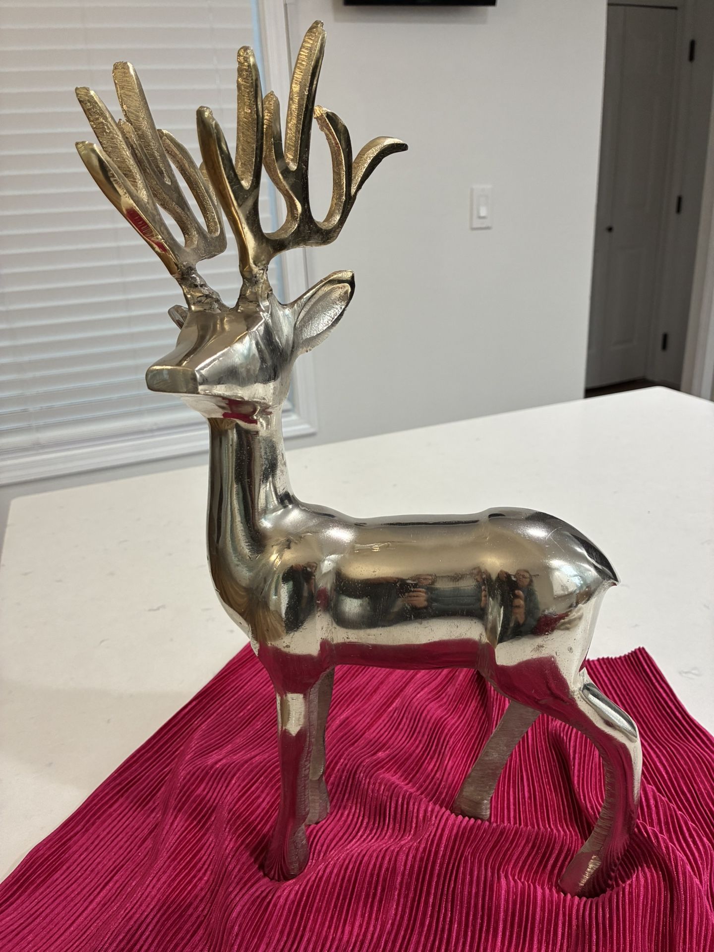 Metal Reindeer Decor Statue