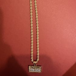 “24” 2mm Hollow Rope Chain w/ Gold Pendant – Nice Condition”
