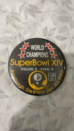 VINTAGE LARGE BUTTON PIN