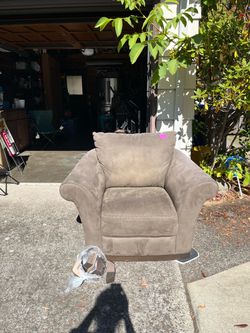 Living room chair $20