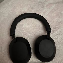 Sony WH1000XM5 Wireless Noise Cancelation Headphones 