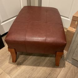 Beautiful Ottoman by FURNISHINGS In Excellent Condition $60 Cash Or Zelle South Austin Pick Up 