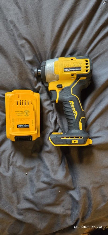 DeWalt ATOMIC 20V MAX brushless 1/4 in. compact impact driver With 4AH Battery