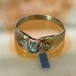 10 K Gold  Green Sapphire & Diamond Ring 