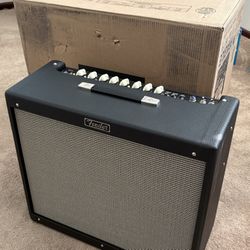 Fender Hot Rod DeVille 212 IV is a 60-watt, 2x12" all-tube combo amp Guitar Amplifier 