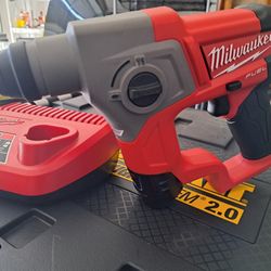 Milwaukee
M12 FUEL 12V Lithium-Ion Brushless Cordless 5/8 in. SDS-Plus Rotary Hammer Kit with One3 .0Ah Battery