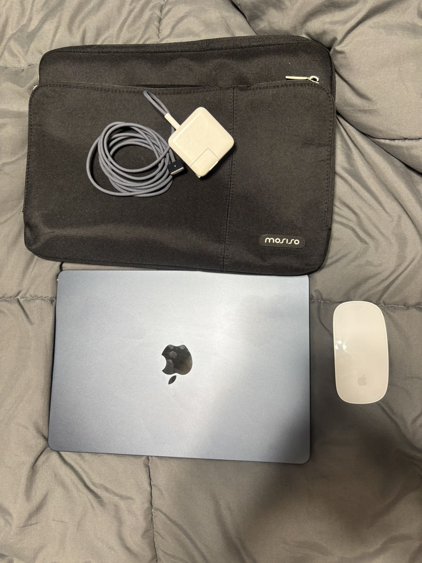 MacBook Air M2 2022