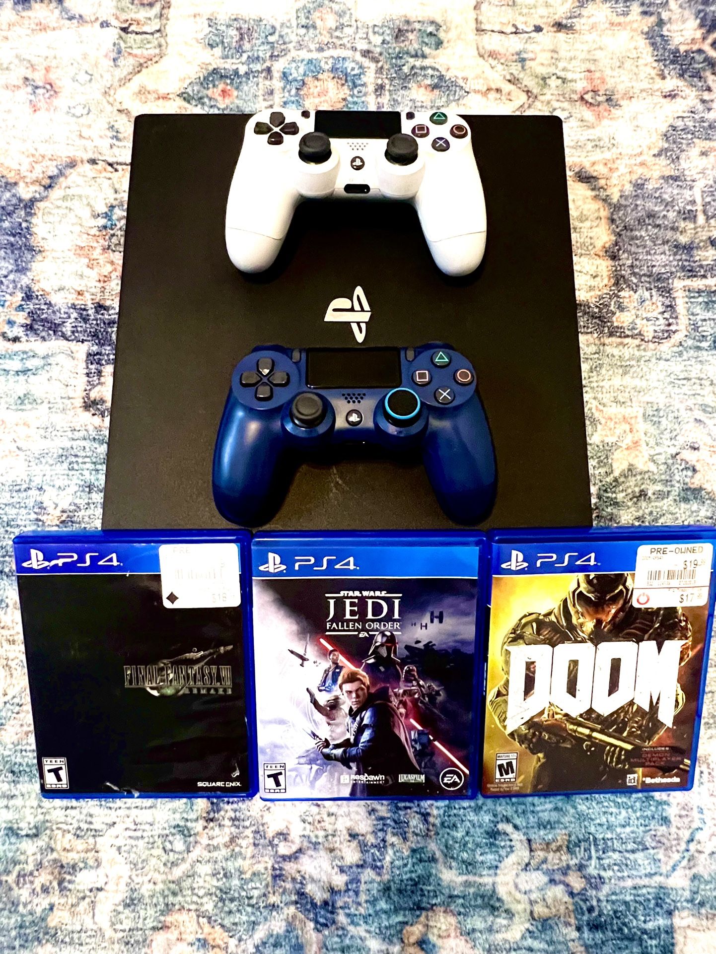 PS4 Pro 1 TB + Games + Controllers