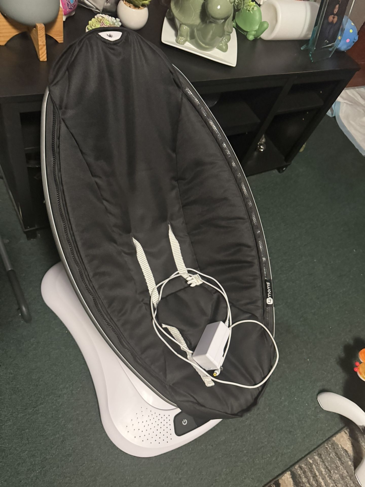 Mamaroo Swing- 4moms