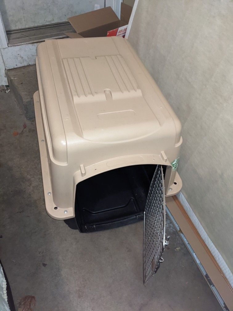 Dog kennel